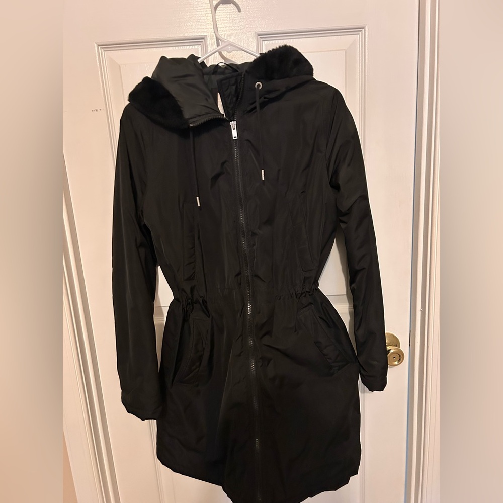Gap black go luxe parka size small